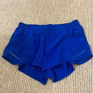 LULULEMON size 8 dark blue shorts 2.5 inch low rise